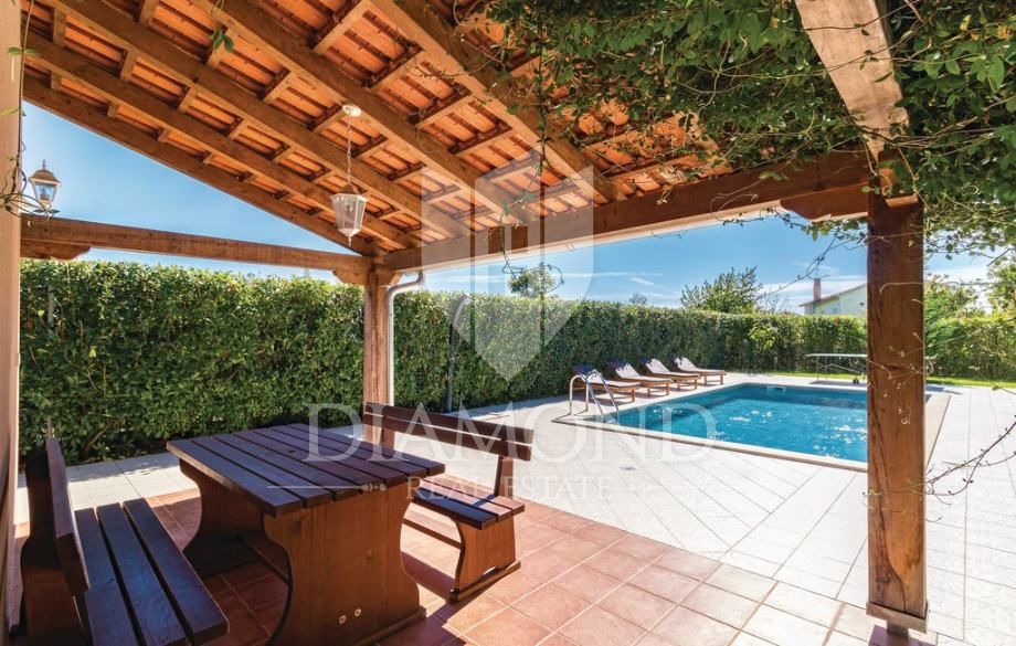 Barbana, dintorni, bella casa autoctona in una posizione tranquilla