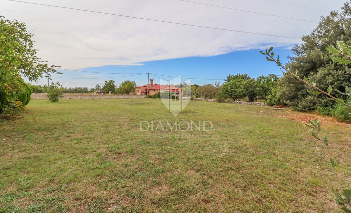 Rovigno, OCCASIONE! ampio terreno con vista sul mare