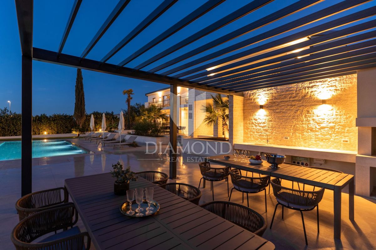 Parenzo, una villa imponente, un'oasi di lusso!