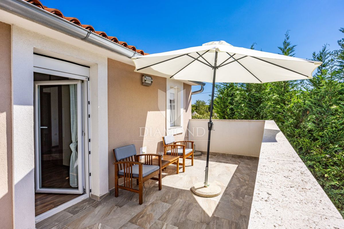 Svetvinčenat, dintorni, bella casa con piscina in una posizione tranquilla