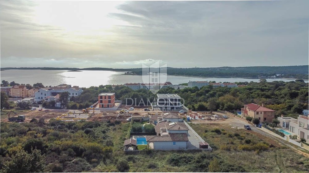 Moderno appartamento a 300 metri dalla spiaggia con terrazza, Medolino!