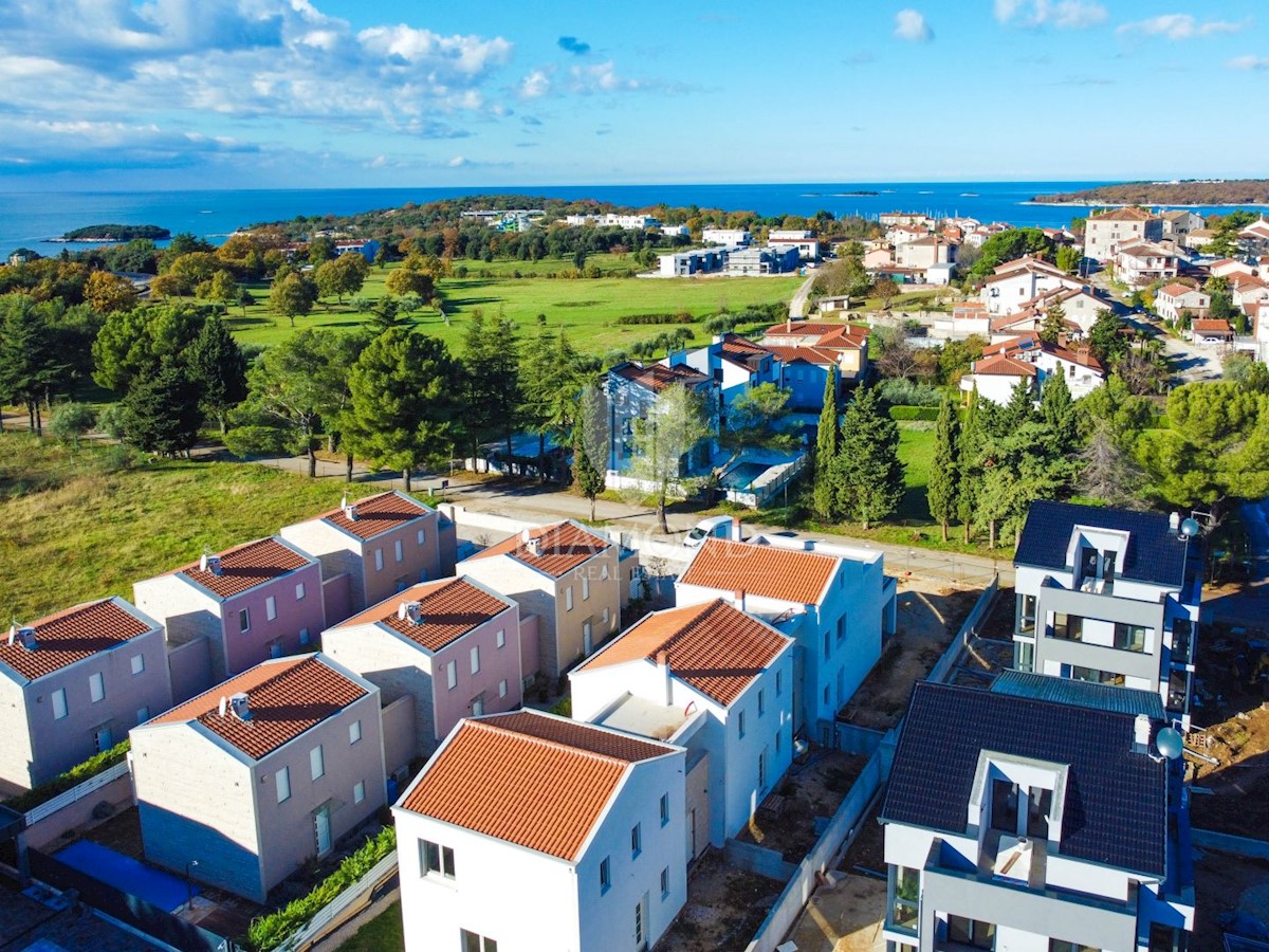 Funtana, una casa a schiera in una bella posizione vicino al mare!