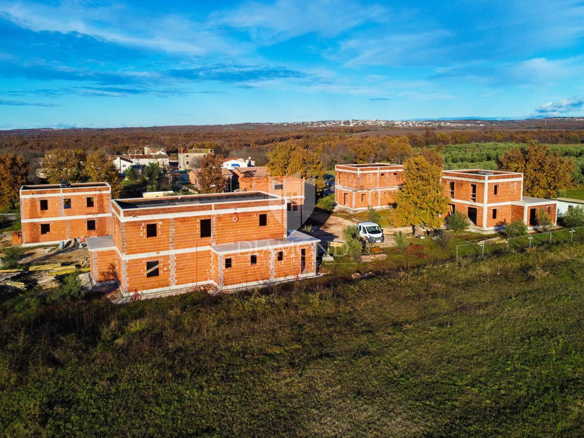 Parenzo, un'imponente villa con piscina in un posto tranquillo!