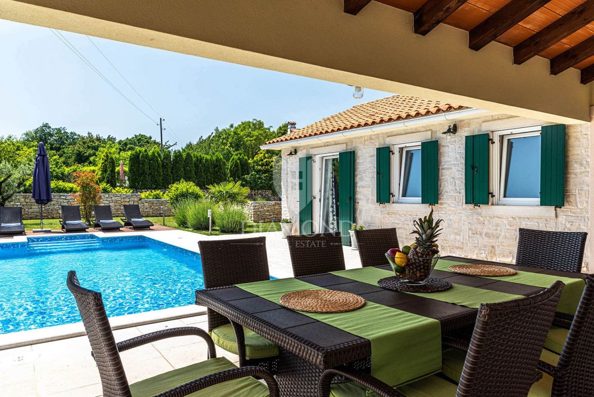 Albona, Villa con piscina