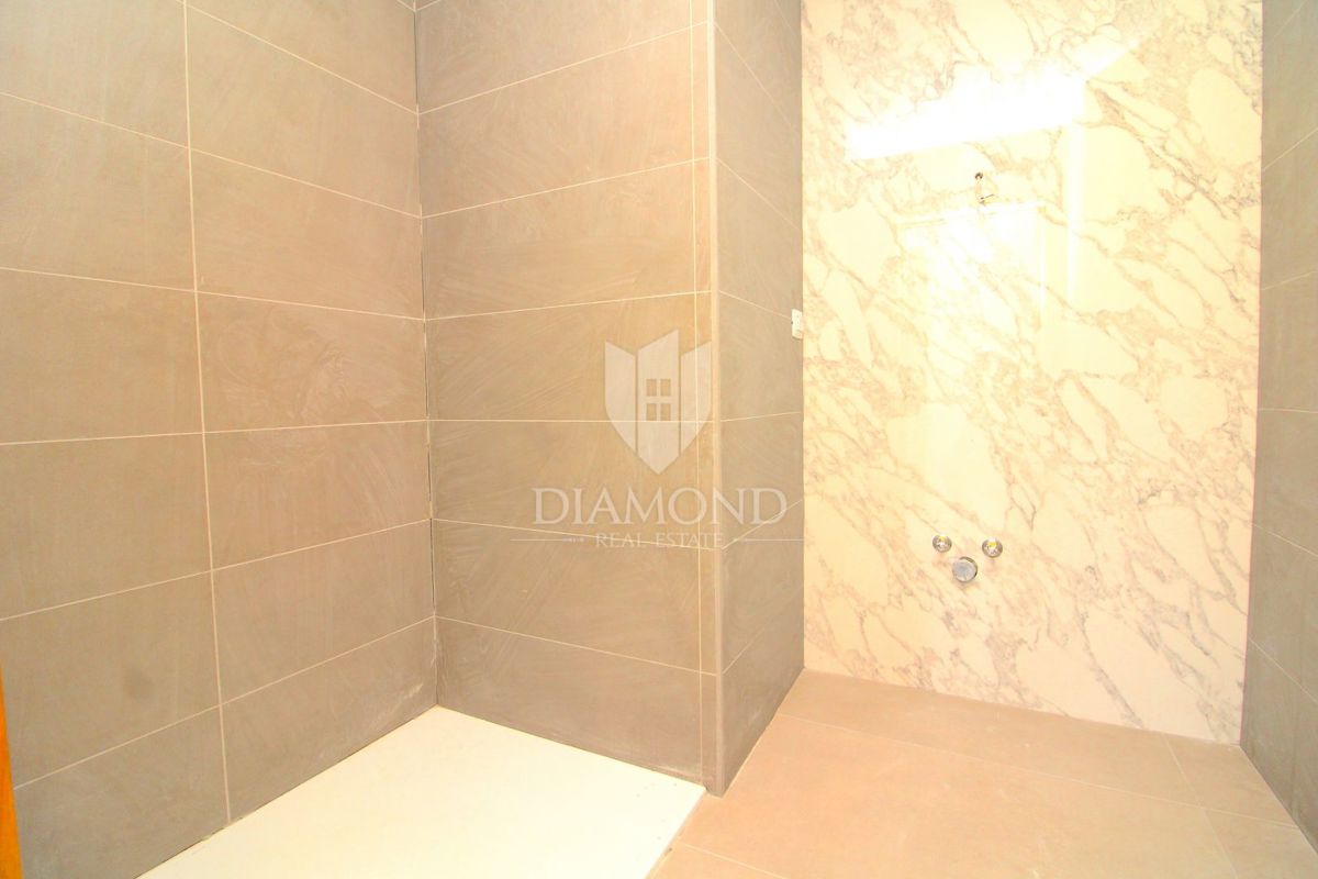 Labin, attico di lusso con vista mare