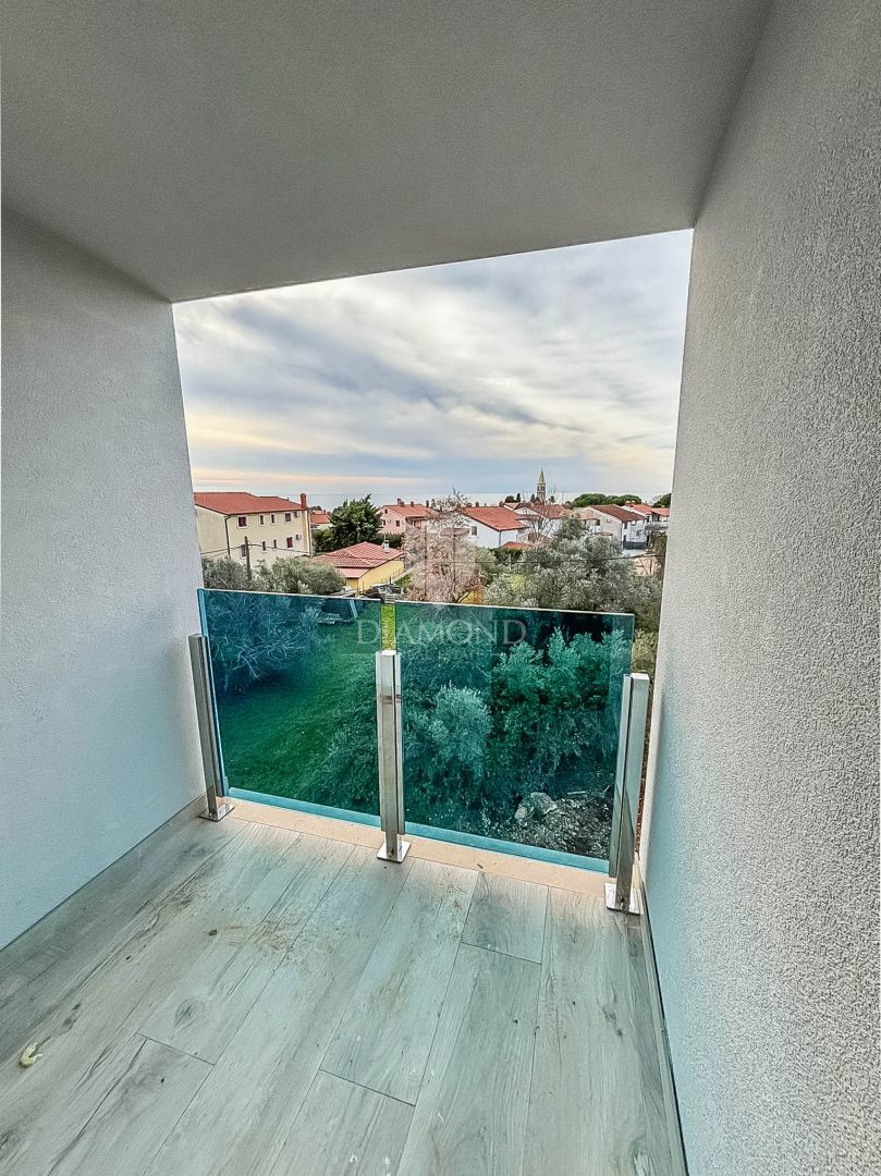 Umago, San Lorenzo, Appartamento con vista mare!