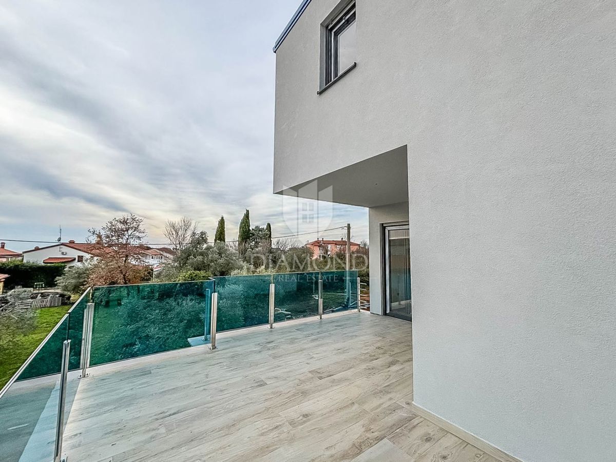 Umago, San Lorenzo, Appartamento con vista mare!