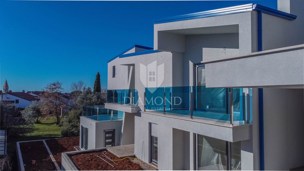 Umago, San Lorenzo, Appartamento con vista mare!
