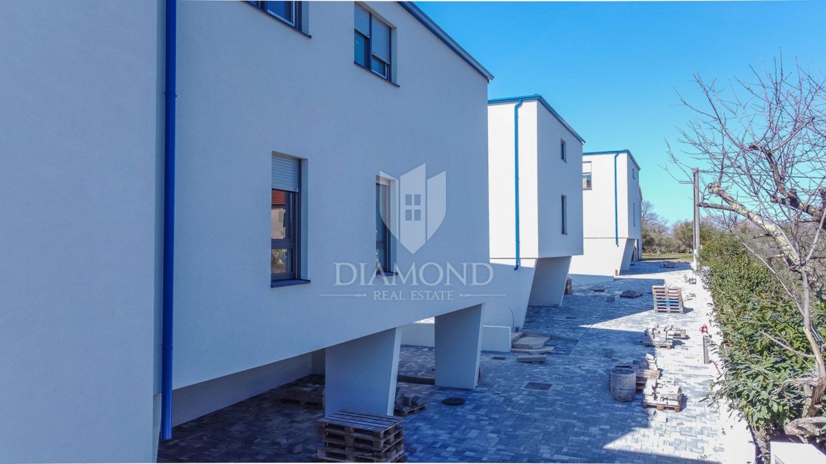 Umago, San Lorenzo, Appartamento con vista mare!