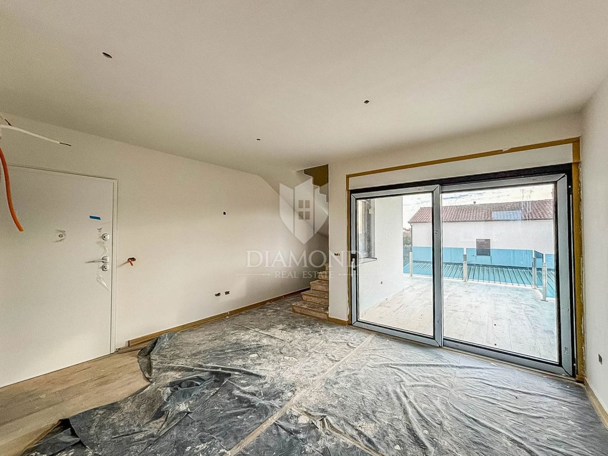 Umago, San Lorenzo, Appartamento con vista mare!