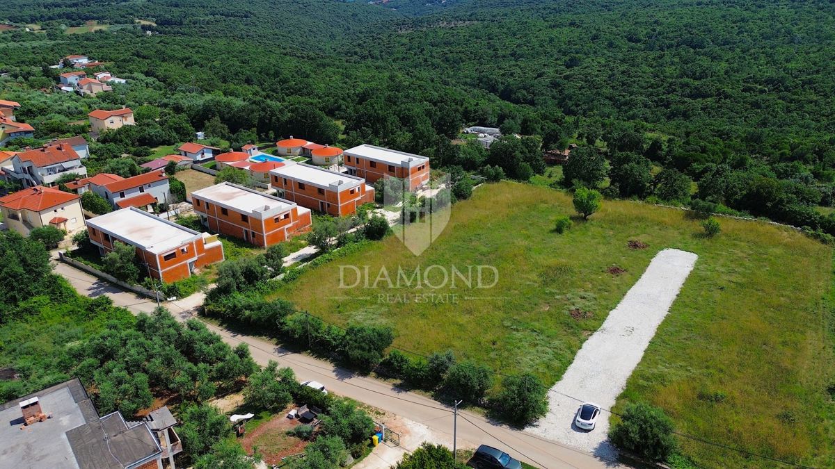 Marčana, terreno edificabile con vista mare