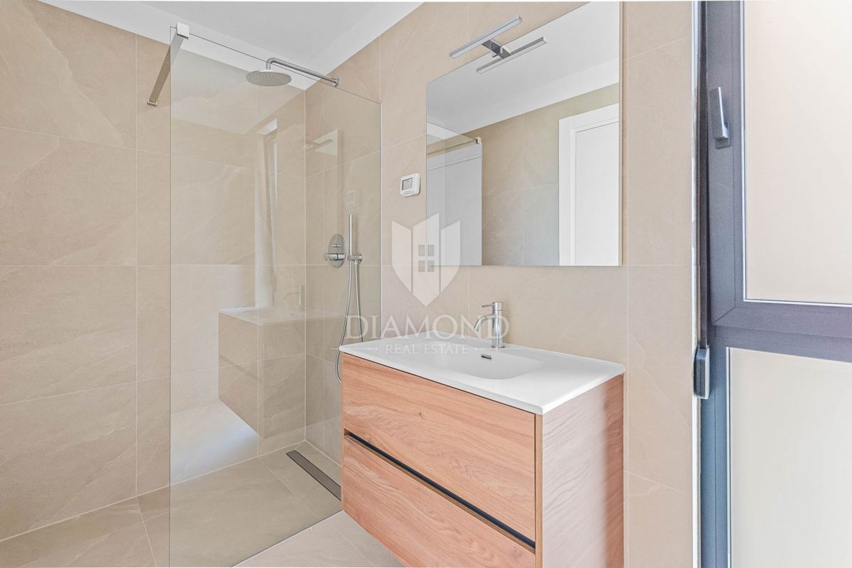 Cittanova, moderno appartamento con 3 camere da letto e terrazza!