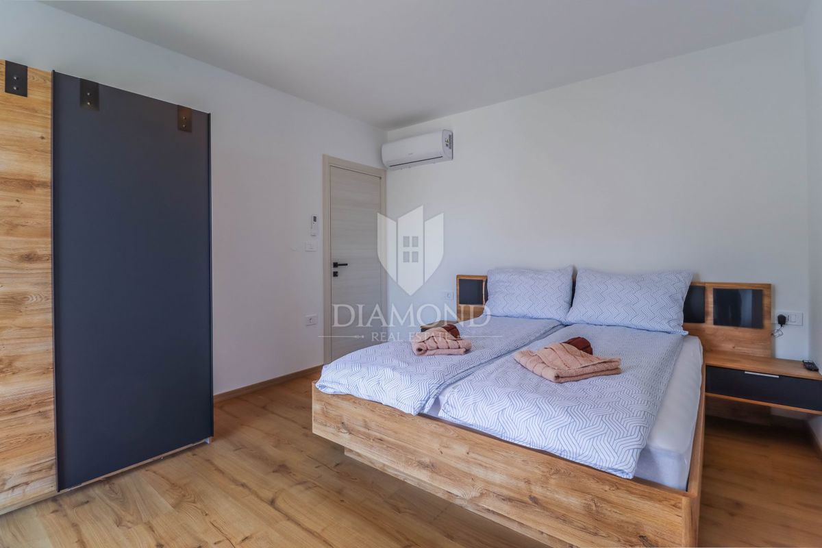  Pola - casa moderna con jacuzzi