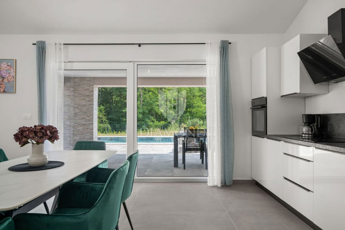 Labin, dintorni, piano terra con piscina