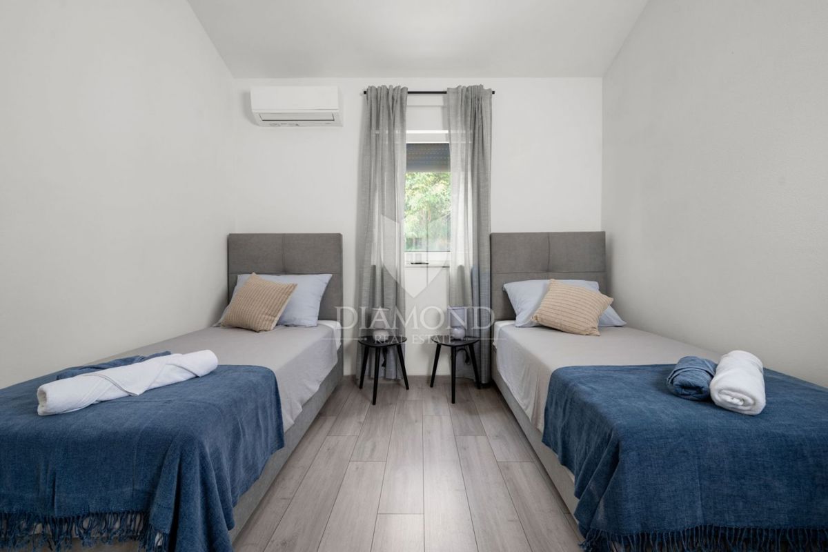 Labin, dintorni, piano terra con piscina