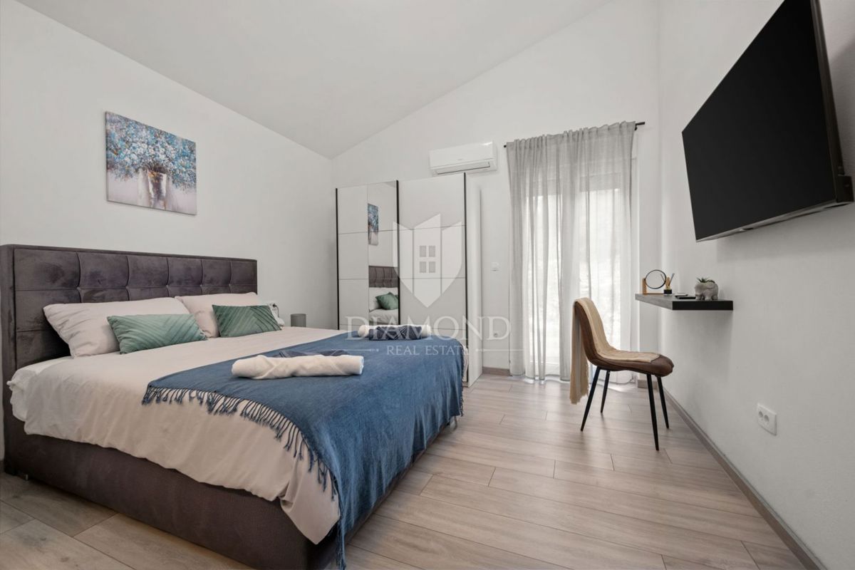 Labin, dintorni, piano terra con piscina