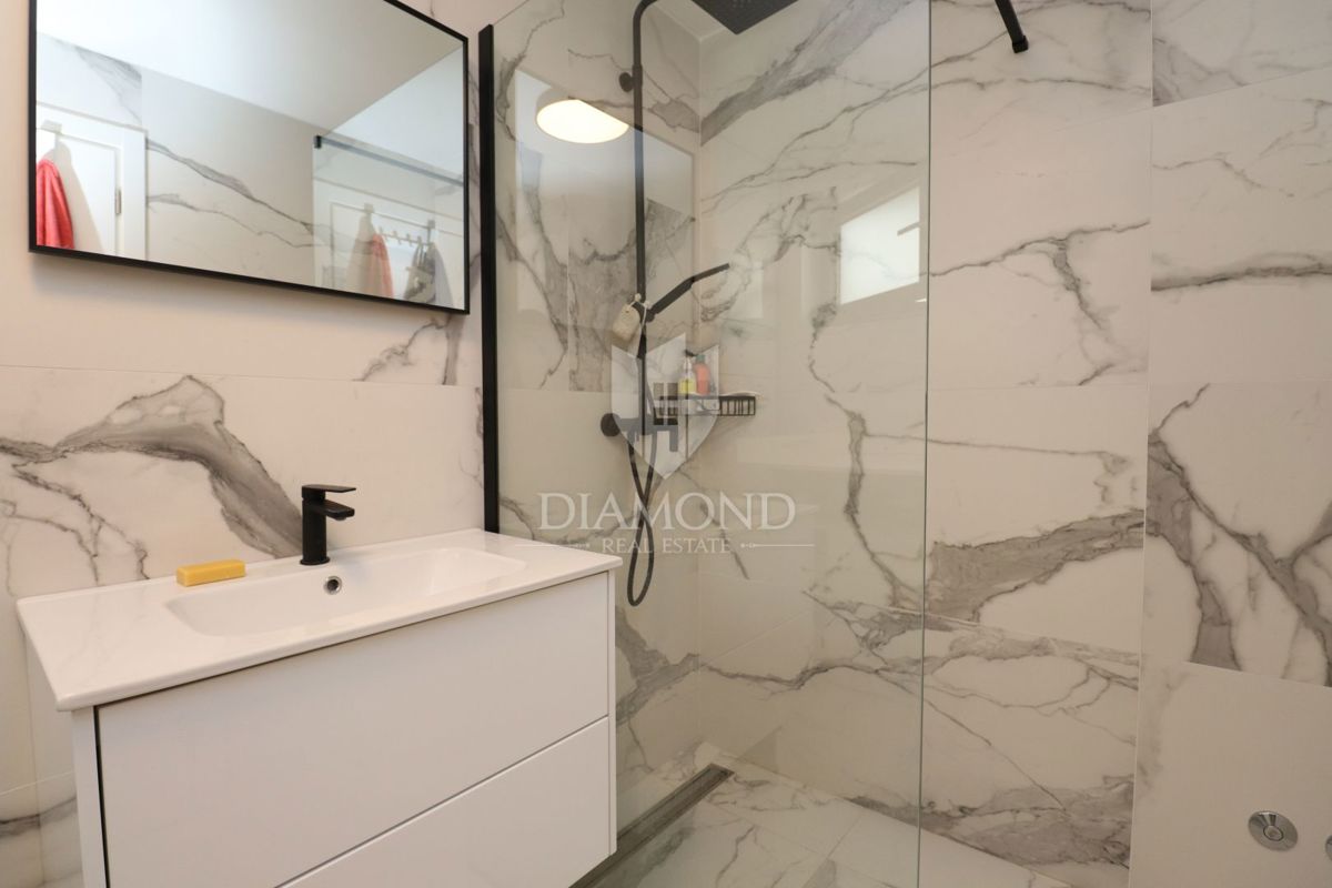 Crikvenica, appartamento di lusso con piscina privata e splendida vista sul mare