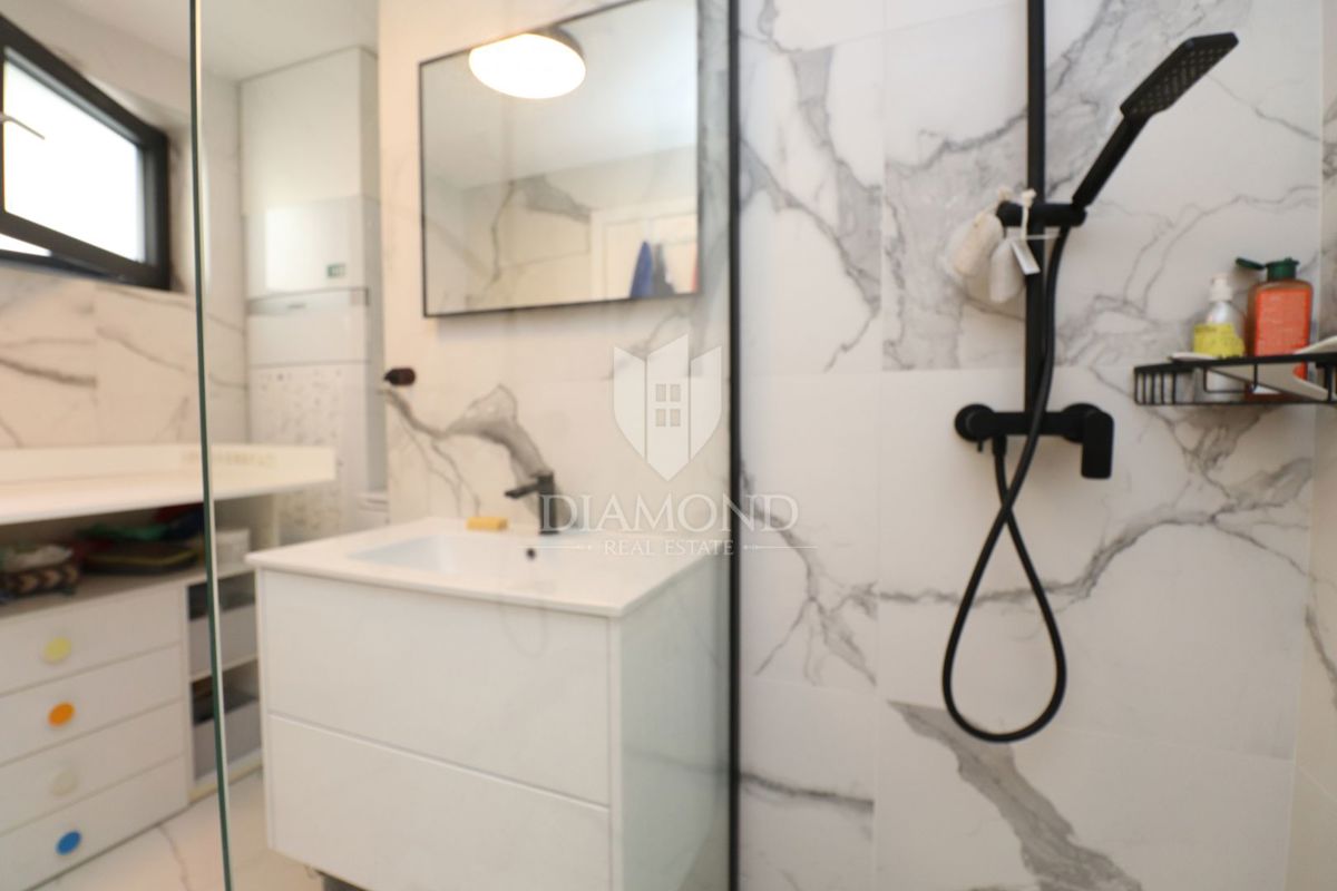 Crikvenica, appartamento di lusso con piscina privata e splendida vista sul mare