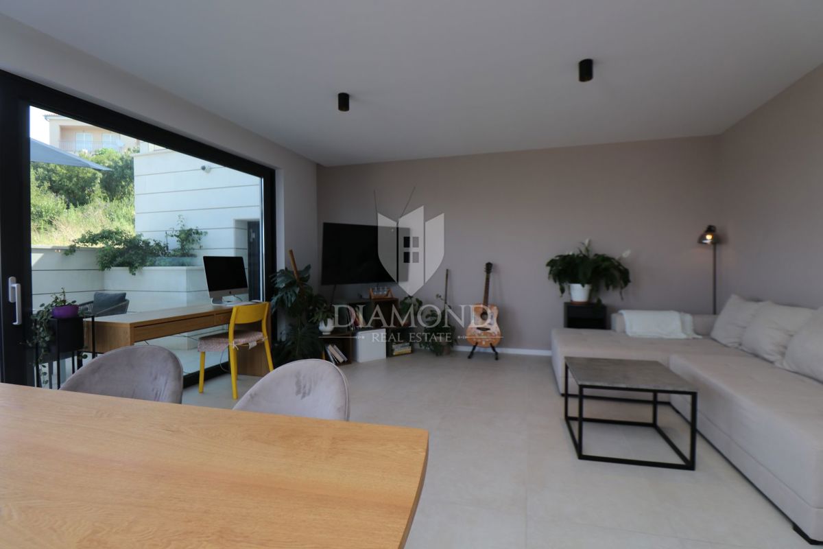 Crikvenica, appartamento di lusso con piscina privata e splendida vista sul mare