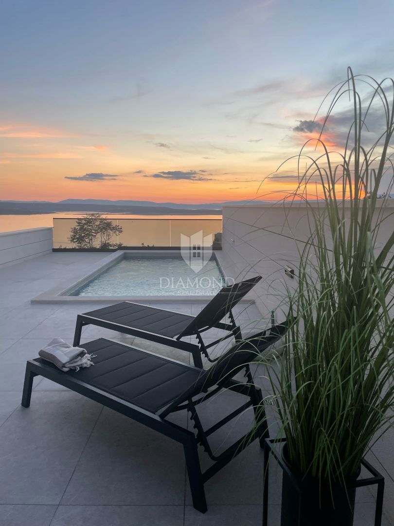 Crikvenica, appartamento di lusso con piscina privata e splendida vista sul mare