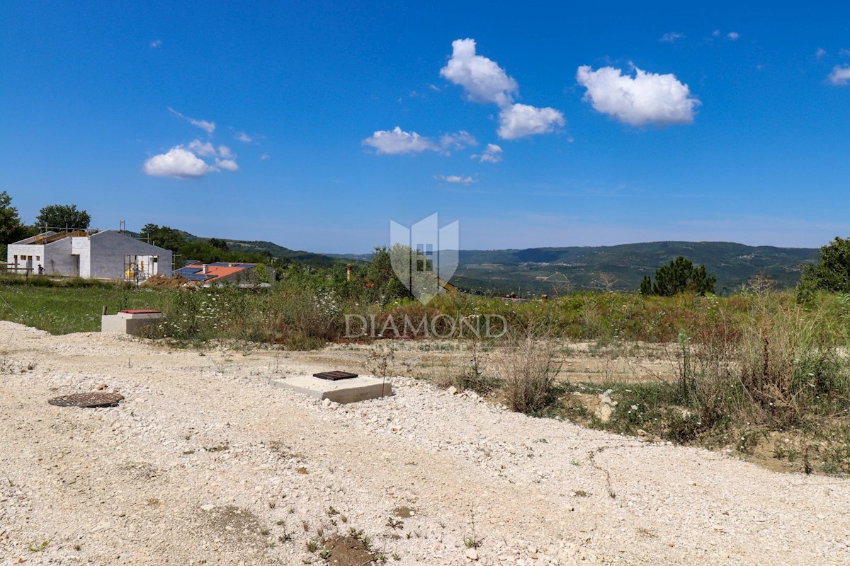 Terreno con vista su Montona!