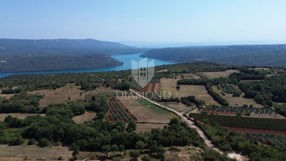 Barbana, dintorni, terreno edificabile vicino al mare