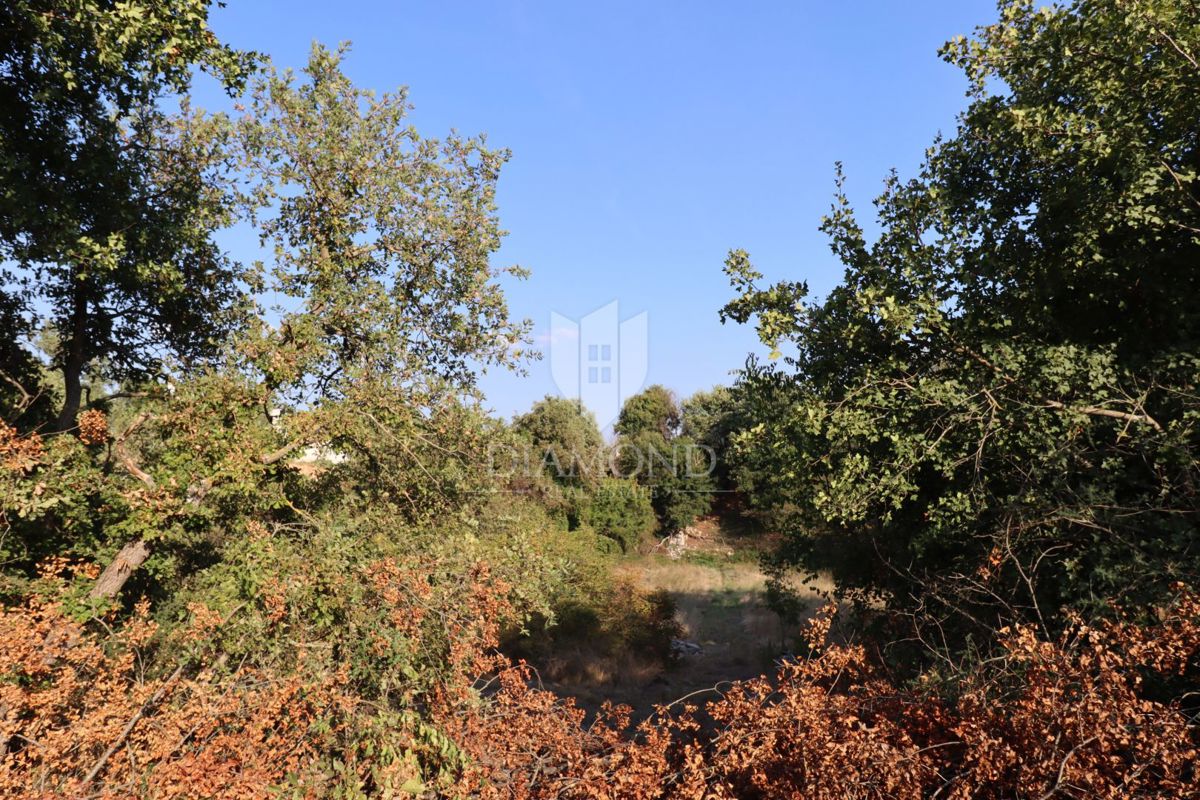 Terreno edificabile in un villaggio vicino a Valle