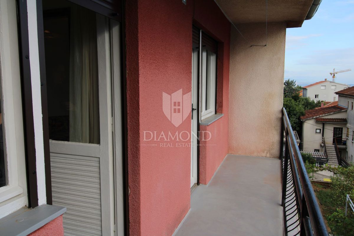 Fiume, Appartamento con Vista Mozzafiato