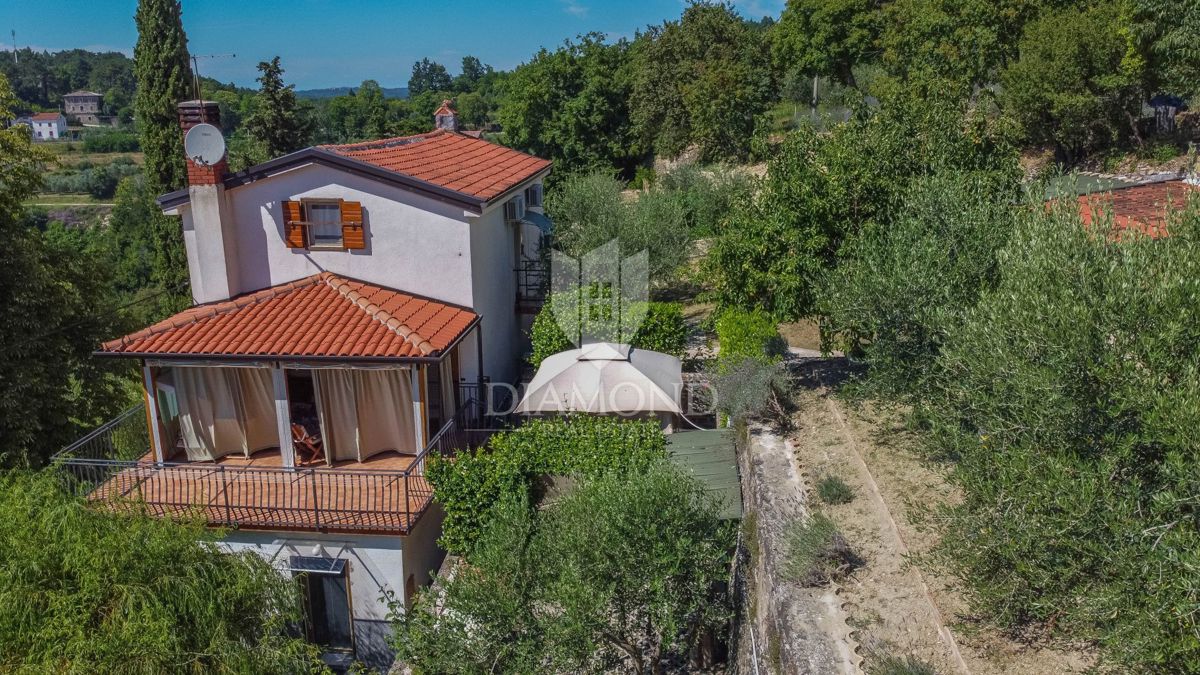 Grisignana, casa in ottima posizione con ampio cortile