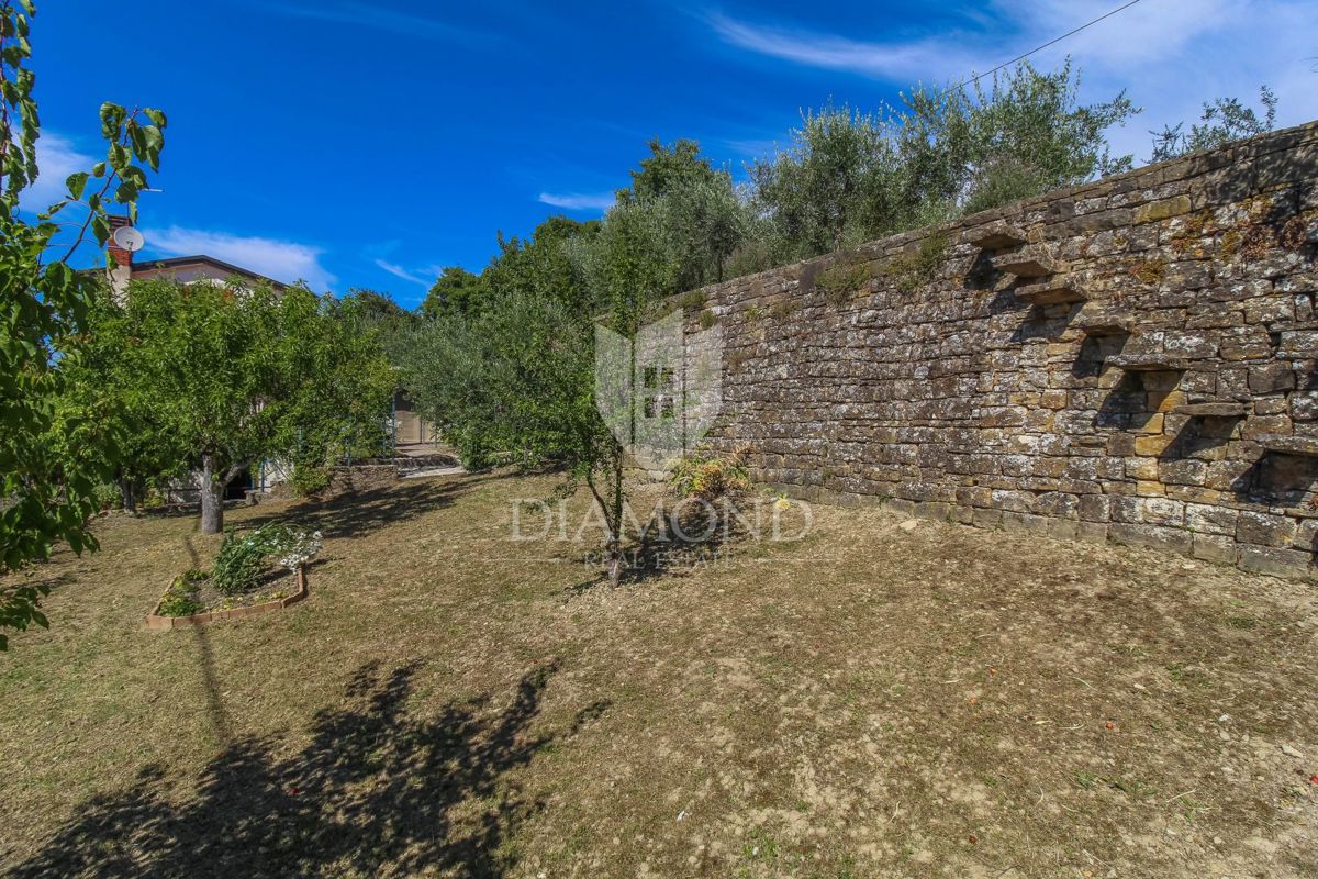 Grisignana, casa in ottima posizione con ampio cortile