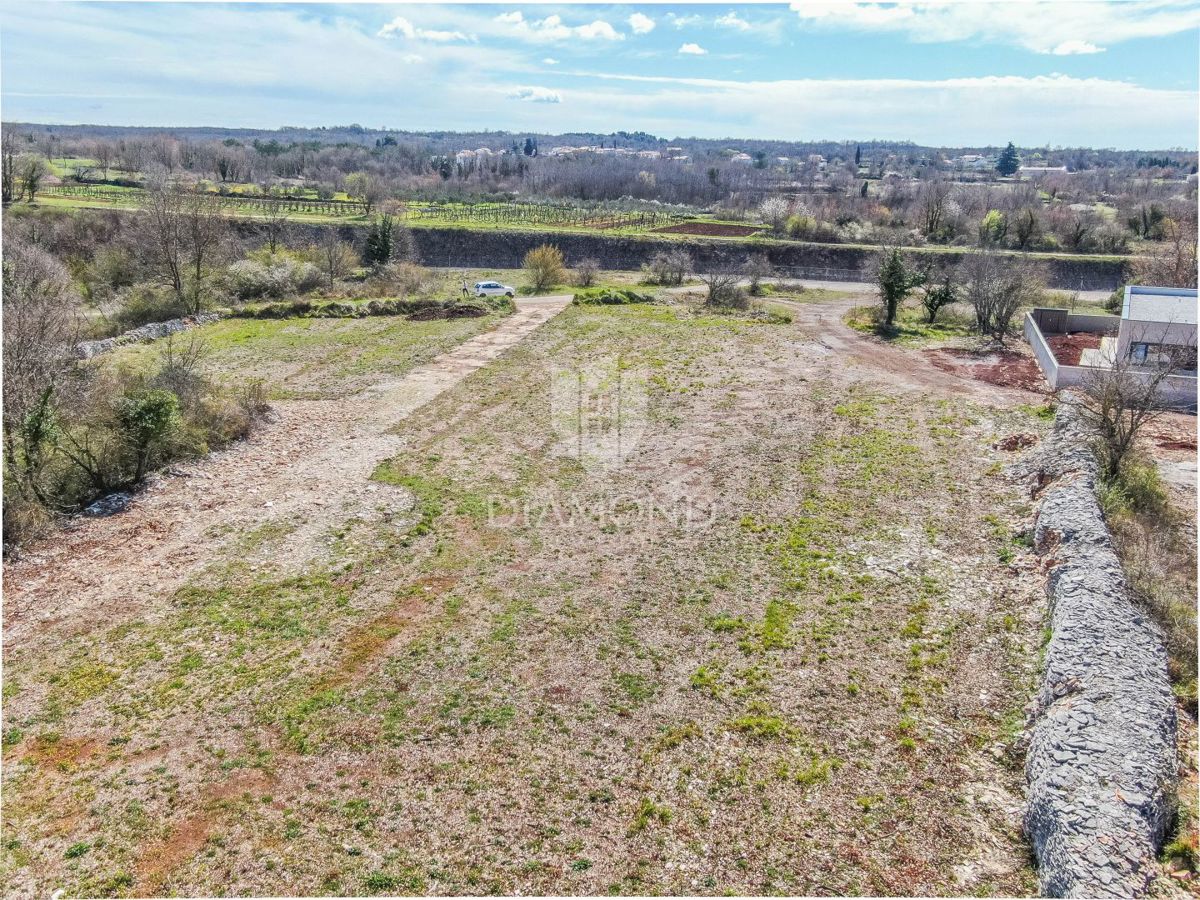 Terreno edificabile vicino a Rovigno