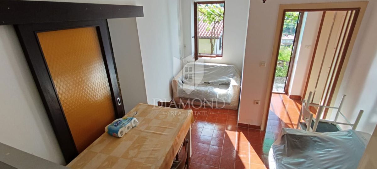 Piccola casa piena di potenziale Labin