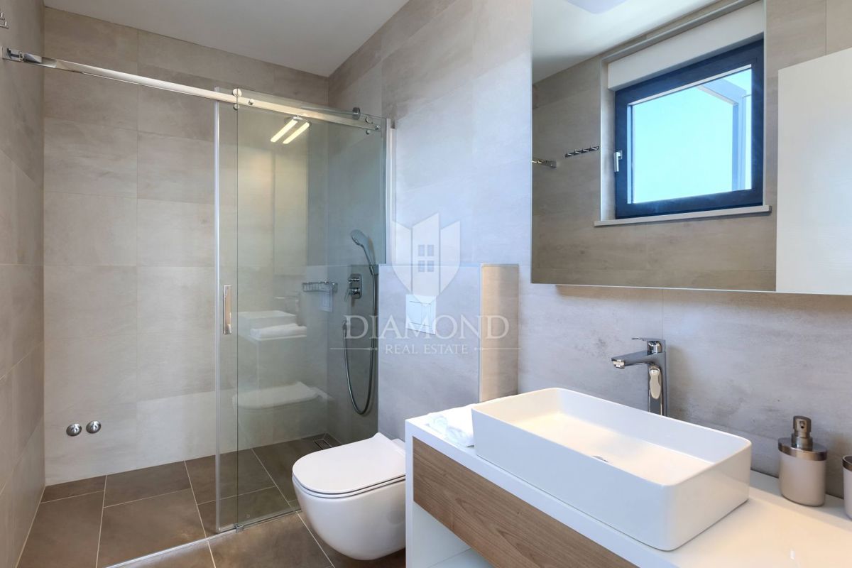 Verteneglio, bellissima villa con piscina ai margini del villaggio