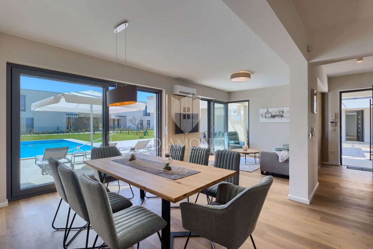 Verteneglio, bellissima villa con piscina ai margini del villaggio