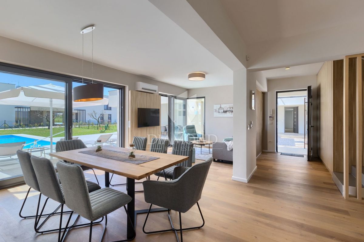 Verteneglio, bellissima villa con piscina ai margini del villaggio