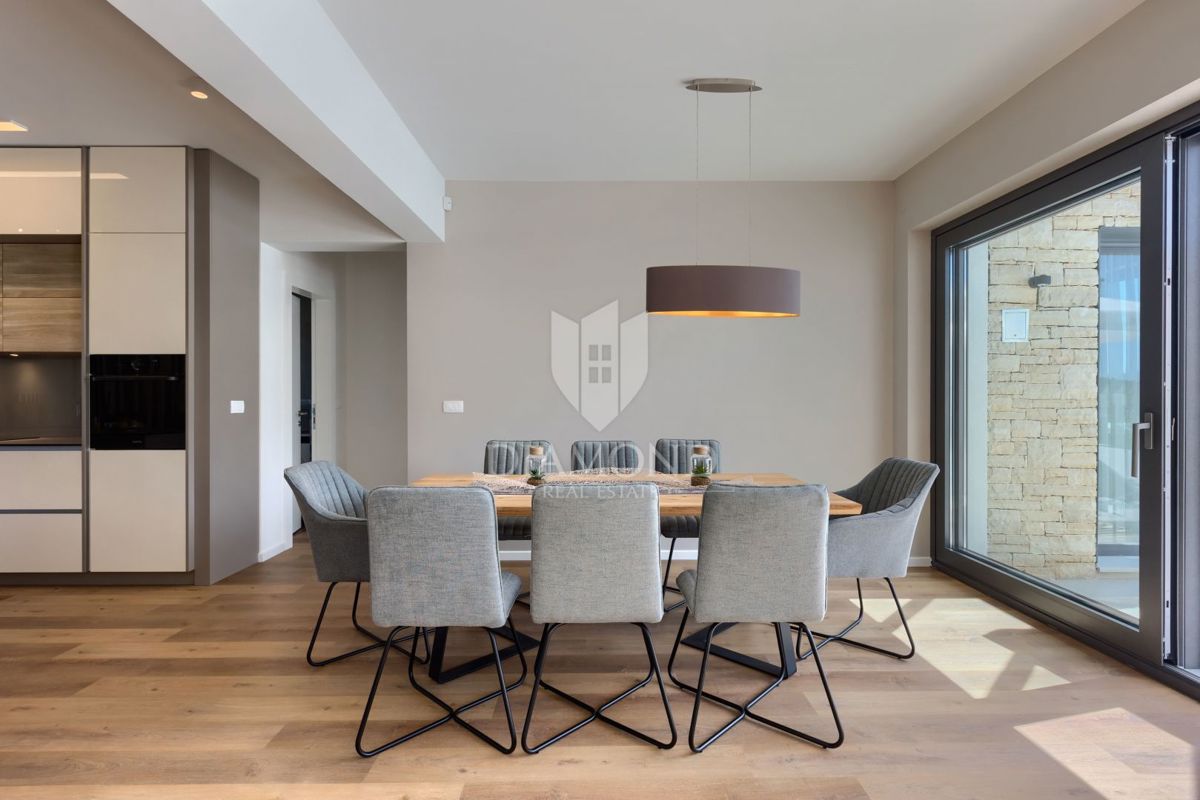 Verteneglio, bellissima villa con piscina ai margini del villaggio