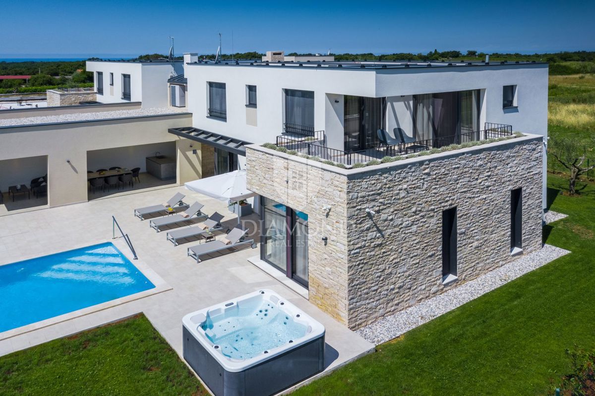 Verteneglio, bellissima villa con piscina ai margini del villaggio