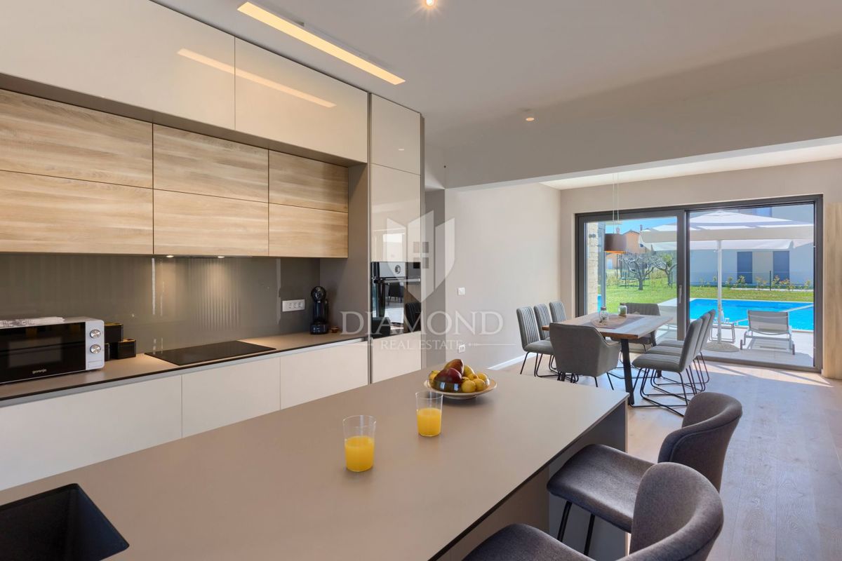 Verteneglio, bellissima villa con piscina ai margini del villaggio