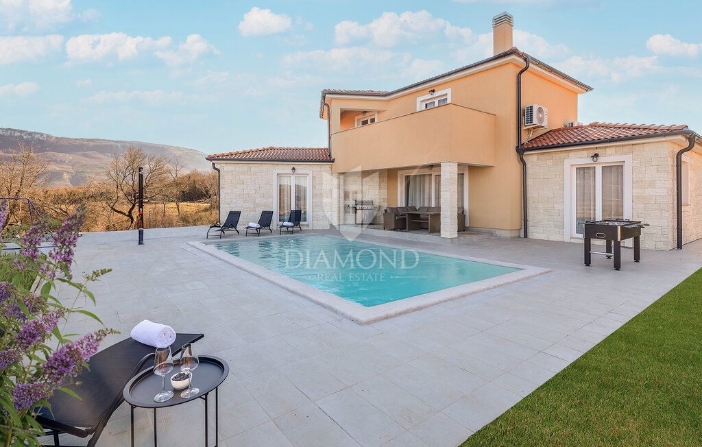 Labin, dintorni, bellissima villa con vista sulle montagne