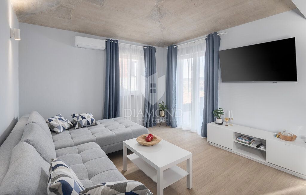 Labin, dintorni, bellissima villa con vista sulle montagne