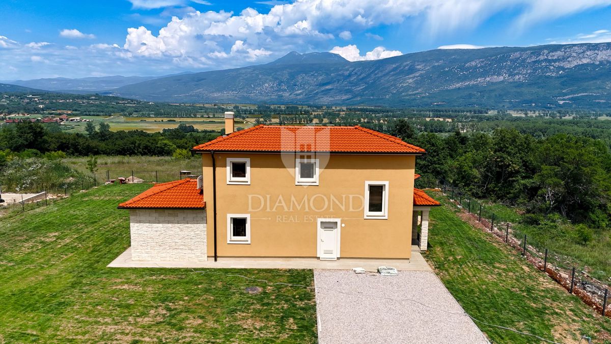 Labin, dintorni, bellissima villa con vista sulle montagne