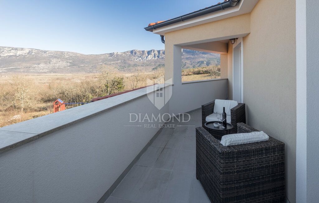 Labin, dintorni, bellissima villa con vista sulle montagne