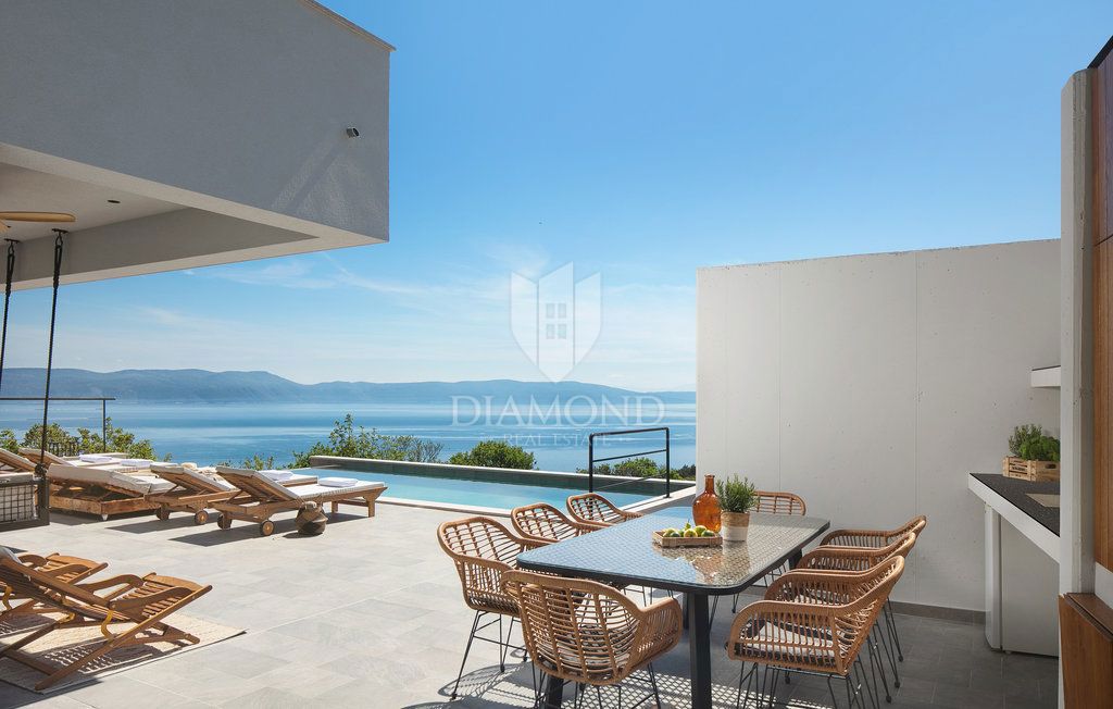 VILLA UNICA CON VISTA PANORAMICA SUL MARE