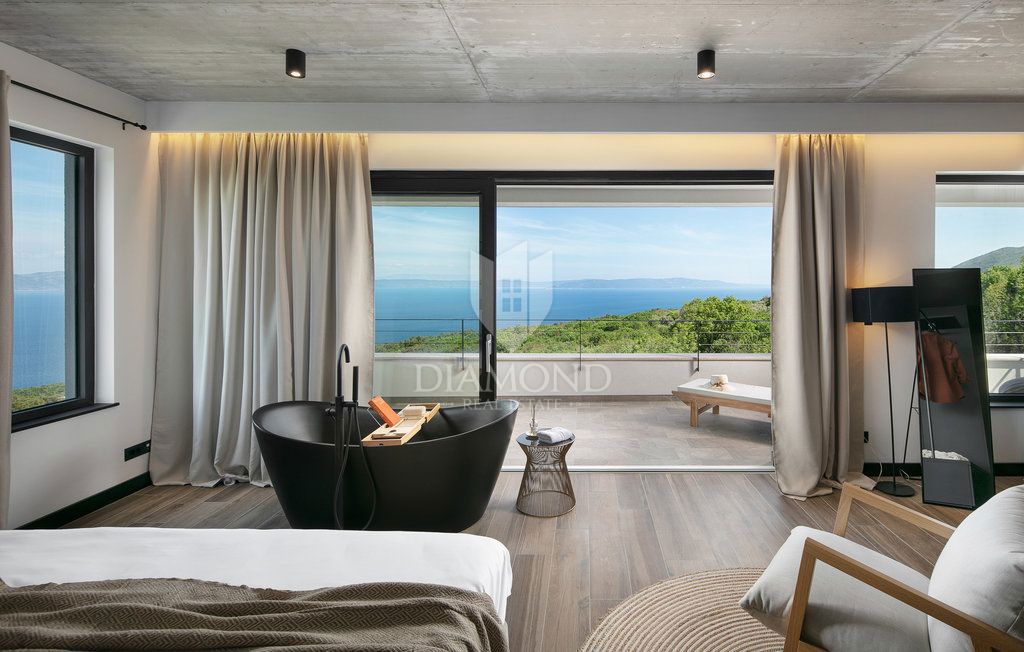 VILLA UNICA CON VISTA PANORAMICA SUL MARE