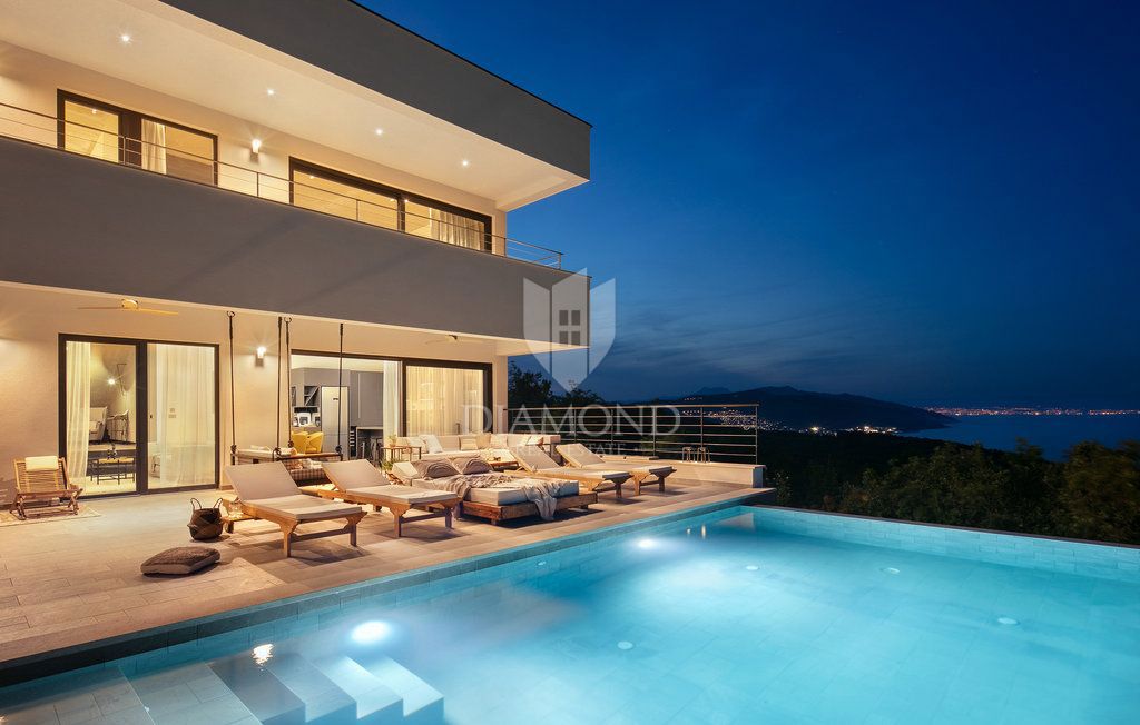 VILLA UNICA CON VISTA PANORAMICA SUL MARE