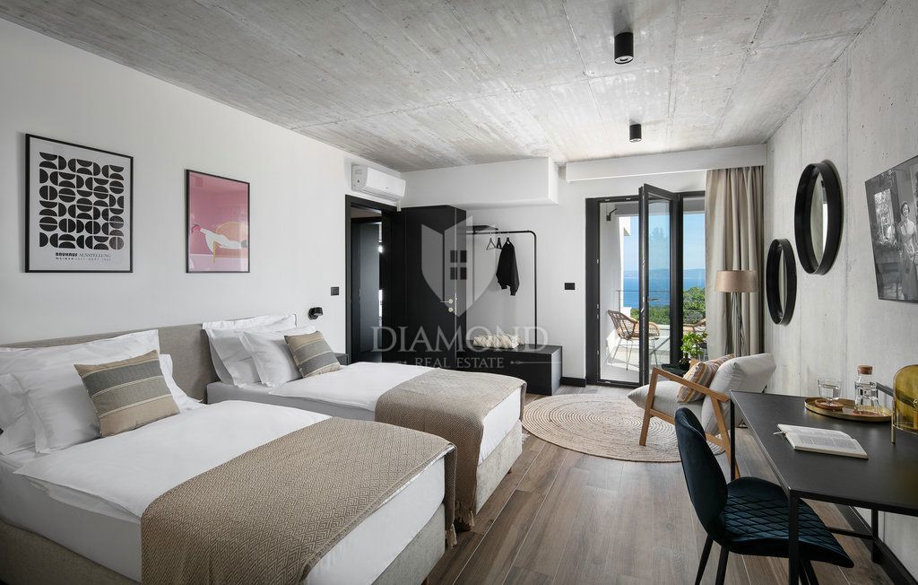 VILLA UNICA CON VISTA PANORAMICA SUL MARE
