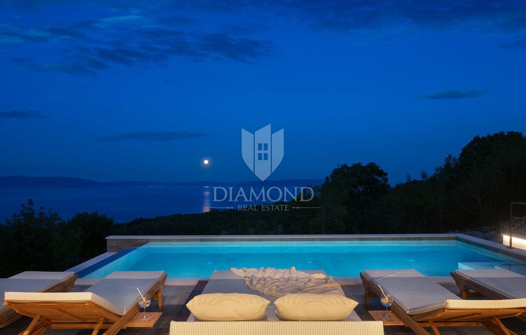 VILLA UNICA CON VISTA PANORAMICA SUL MARE
