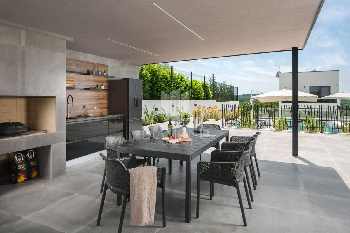 Vrsar – Dintorni: Villa con piscina e campo da tennis