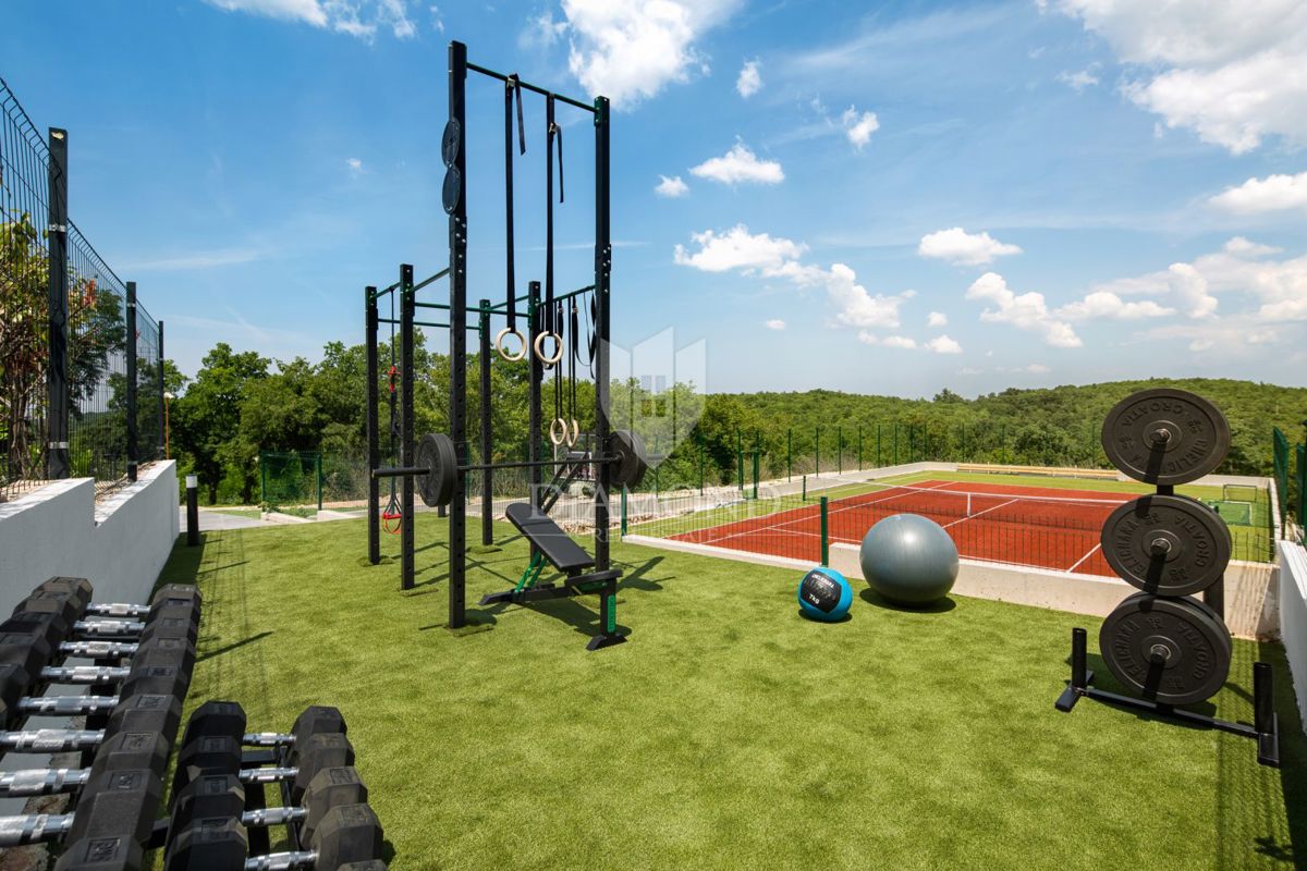 Vrsar – Dintorni: Villa con piscina e campo da tennis