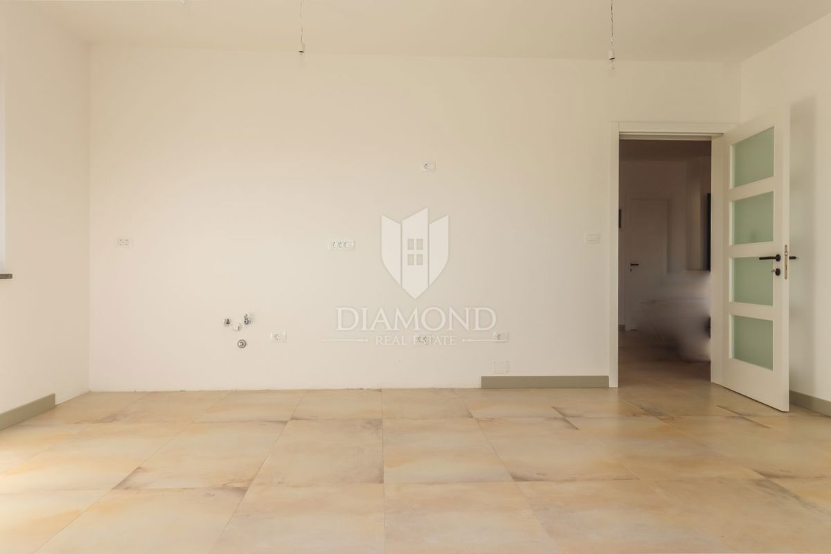 Ottimo appartamento in una nuova costruzione con vista sul mare - Volme